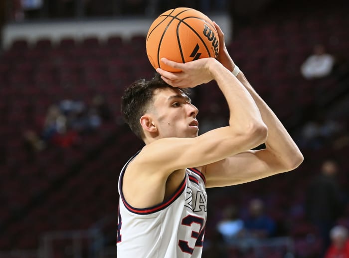 Chet Holmgren's nine points against Memphis may not jump off the stat sheet, but the 7-foot freshman was a +18 addition for the Zags when on the court Saturday.